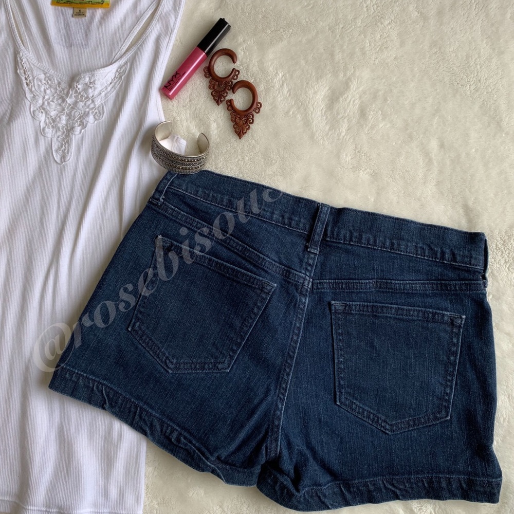 🆕{OLD NAVY} Sweetheart mid-rise dark denim shorts - Picture 2 of 7